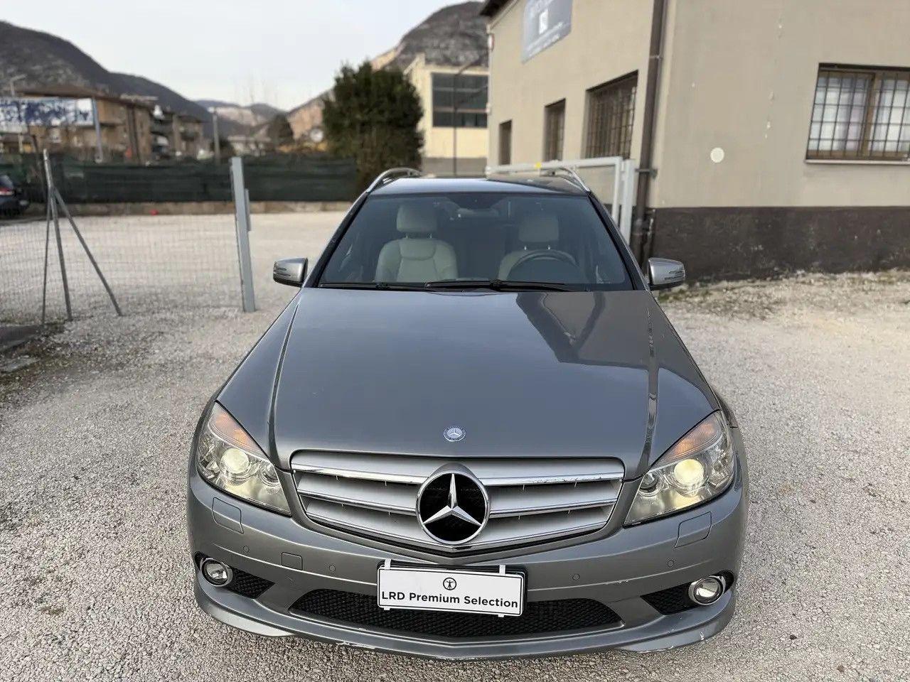 Mercedes-Benz C350 2008 — interior