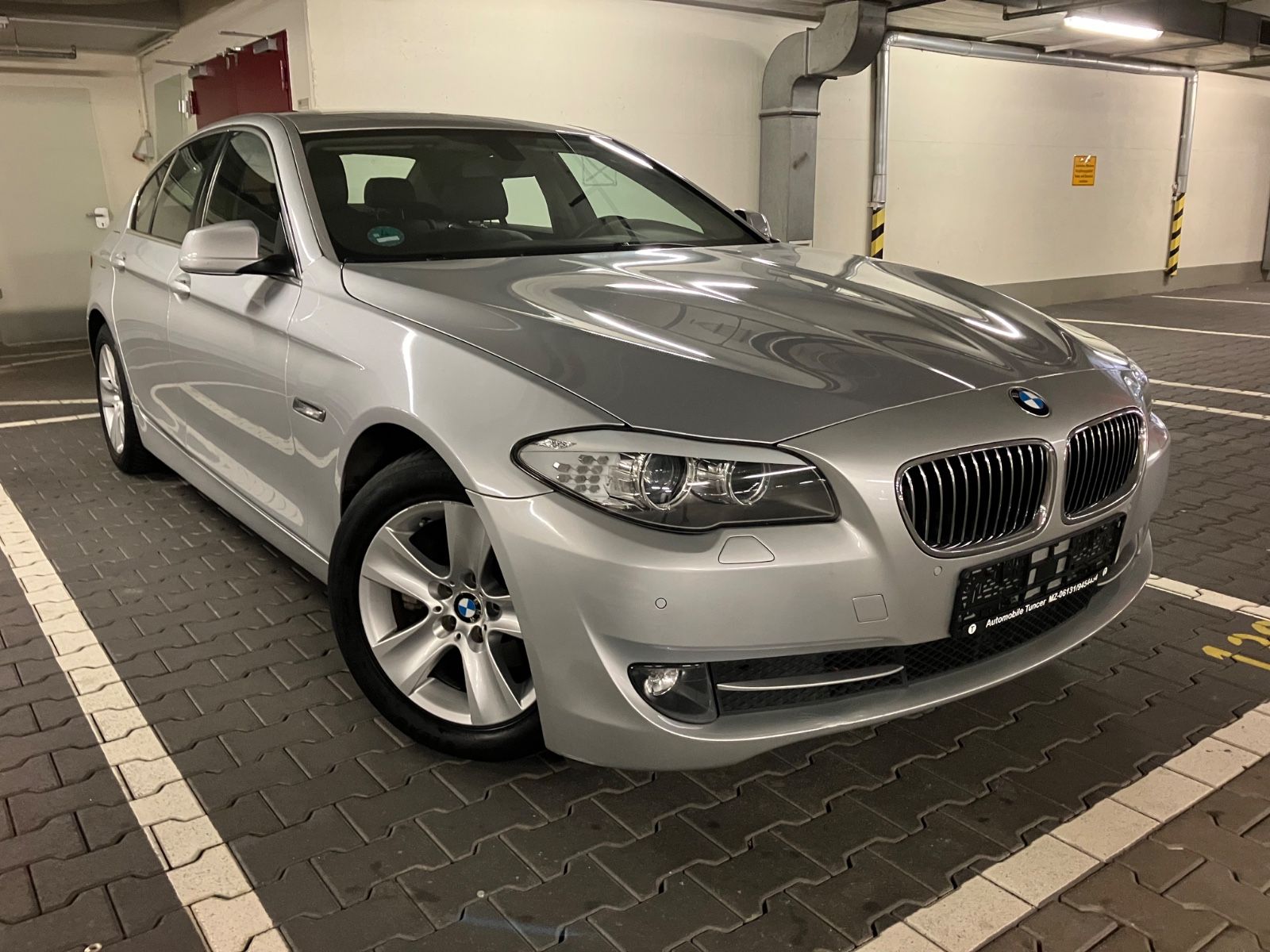 BMW BMW Lim.520 d Edition NAVI Prof-KAMERA-XENON-SHZ-P