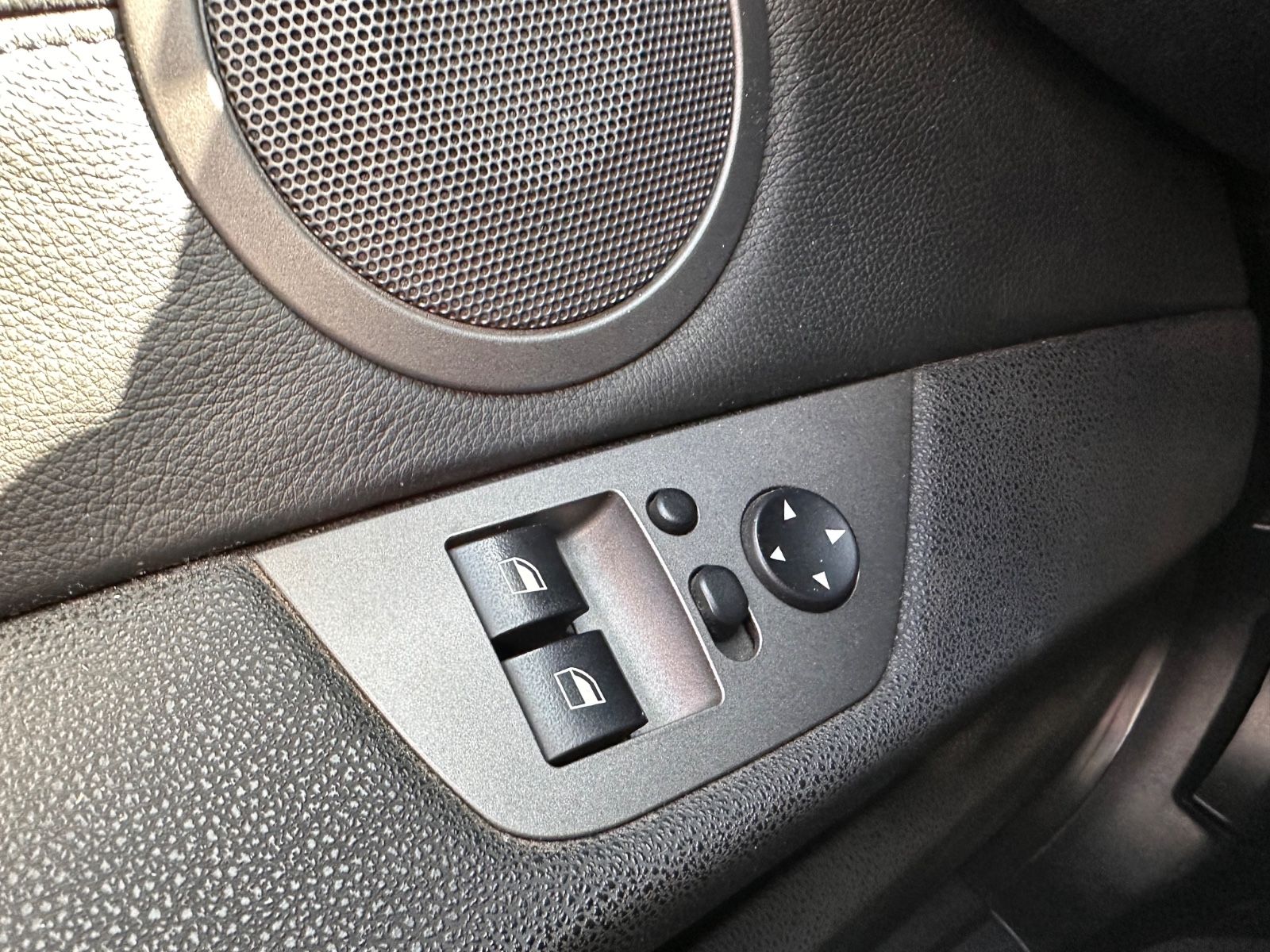 Fahrzeugabbildung BMW Z4 Roadster 2.2i Xenon/Leder/GRA/HiFi/PDC/Klima