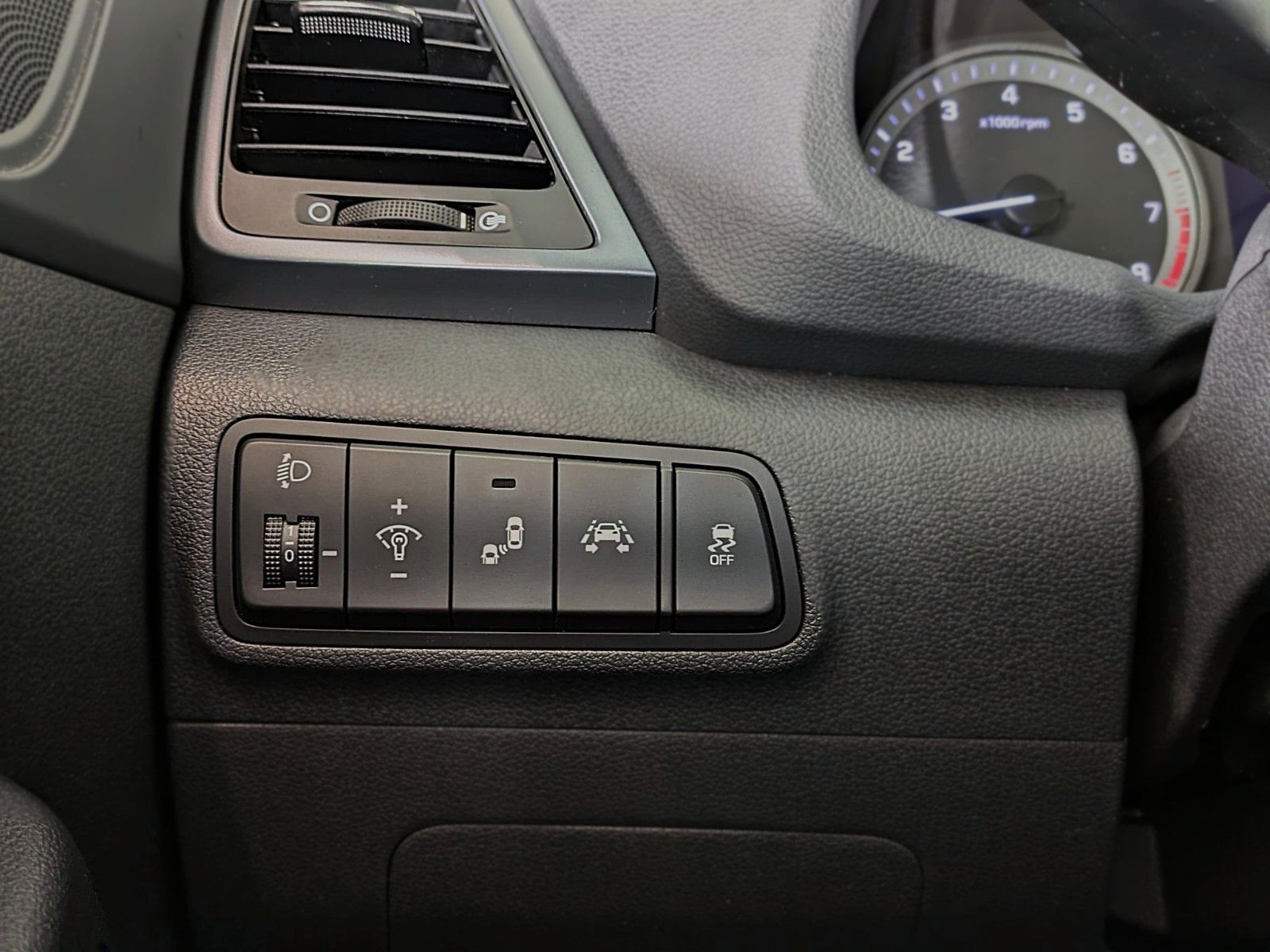 Fahrzeugabbildung Hyundai TUCSON 1.6i DTC PASSION SITZHZ ANDROID NAVI CAM