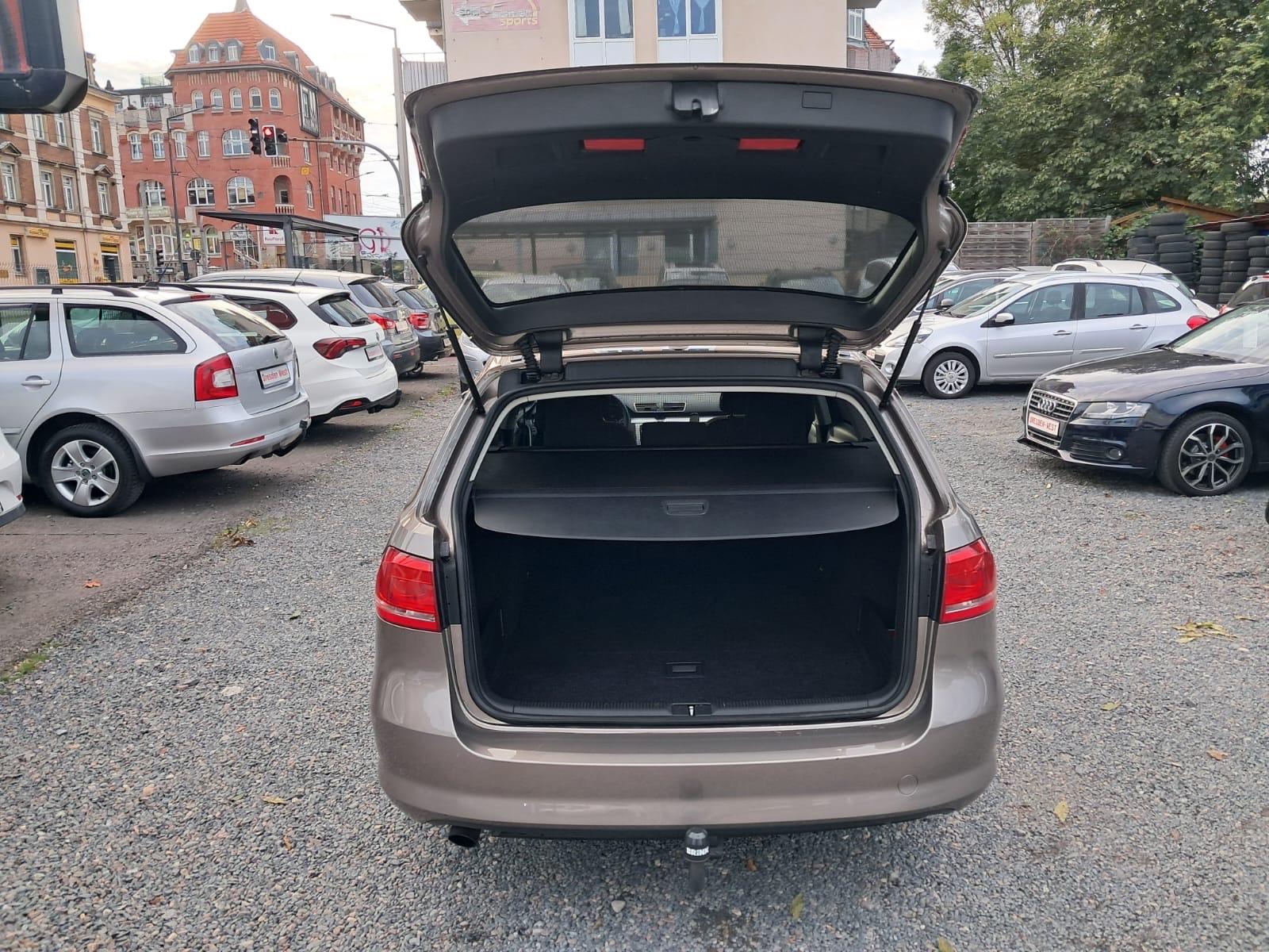 Volkswagen Passat 2011 — photo 11