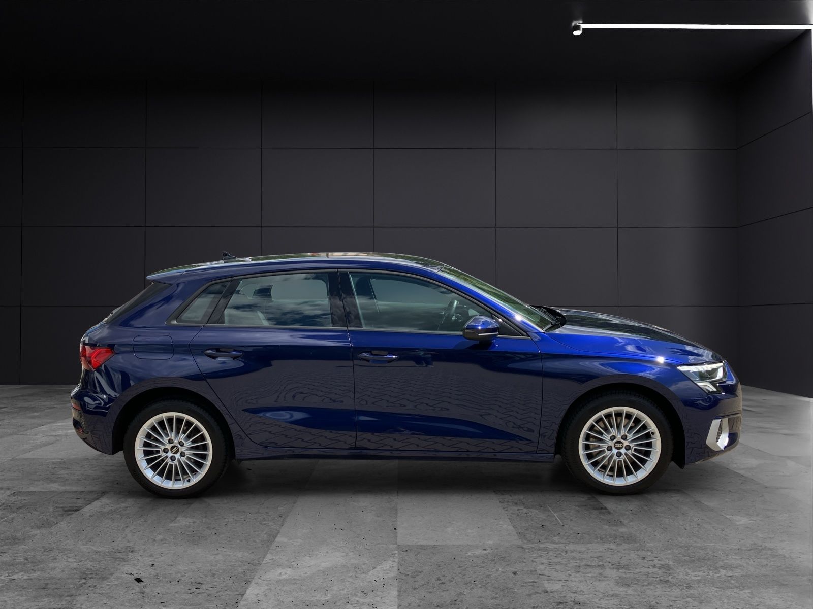 Fahrzeugabbildung Audi A3 Sportback 40 TFSI e S tronic LED DAB EPH SH N