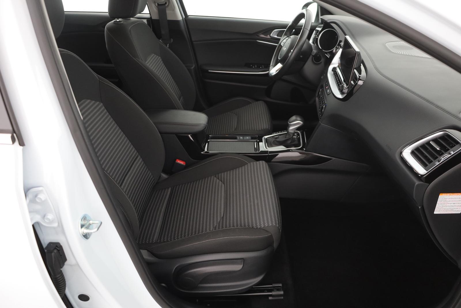 Kia Ceed SW 1.6 CRDi DCT7 LED Navi Kamera AHK ACC