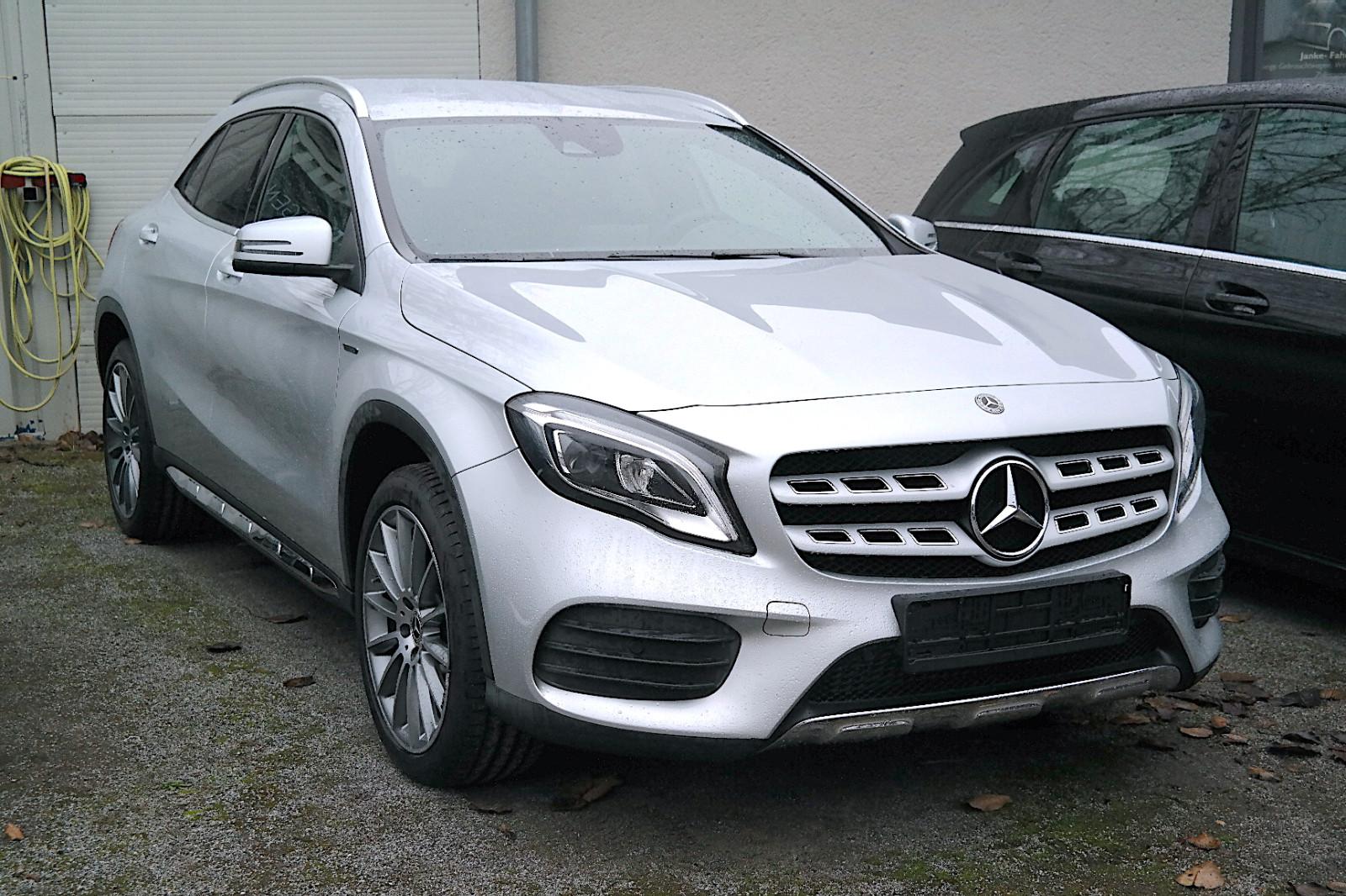 Mercedes-Benz GLA 200 Edition*Autom*LED*Leder*Kamera*Navig*