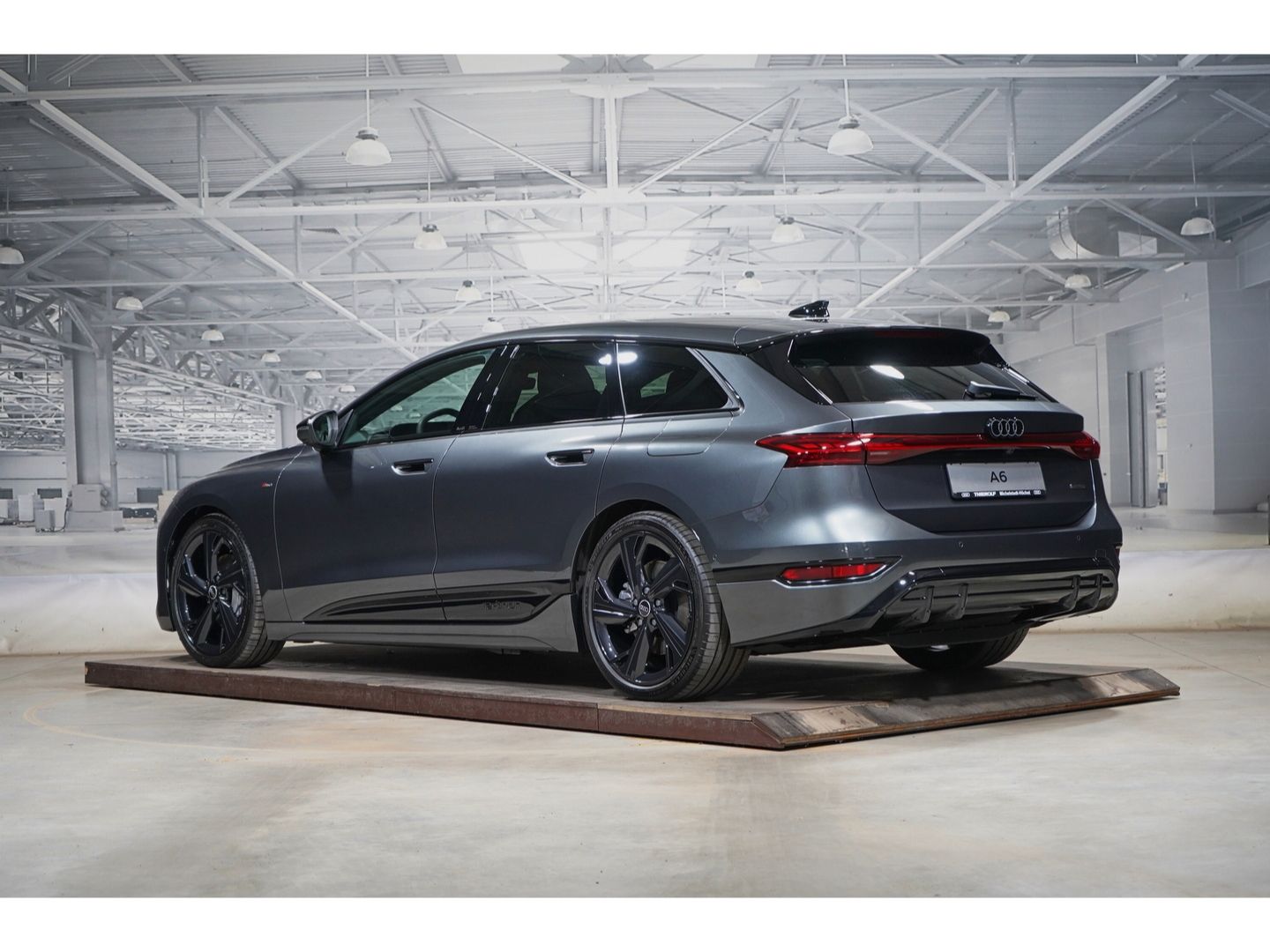 Audi A6 e-tron Avant S line business quattro AHK HUD  imagem 2