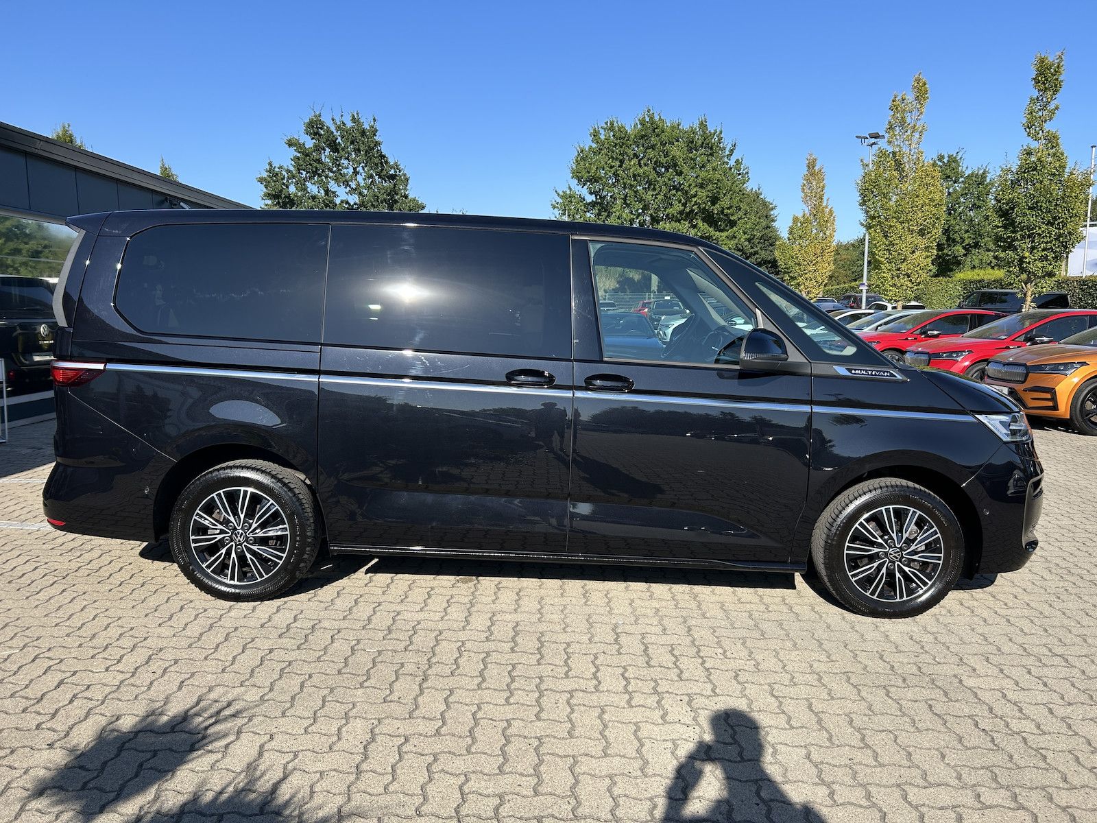 Volkswagen T7 Multivan 2.0 TDI DSG Style lang AHK Kamera foto 14