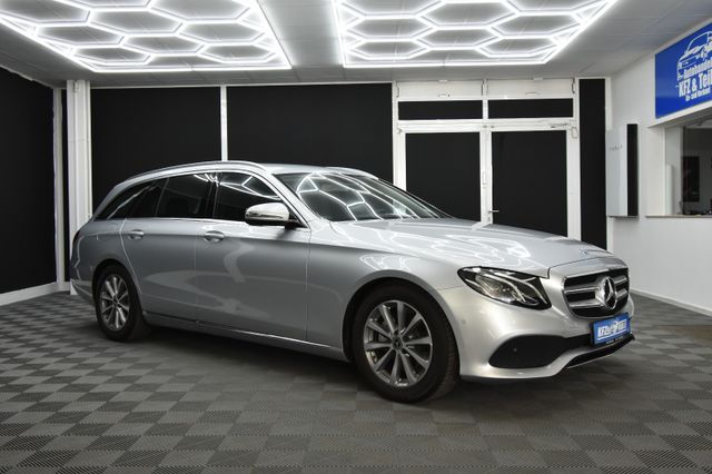 MERCEDES-BENZ E 220  SHZ AHK RFK LED Ambiente.