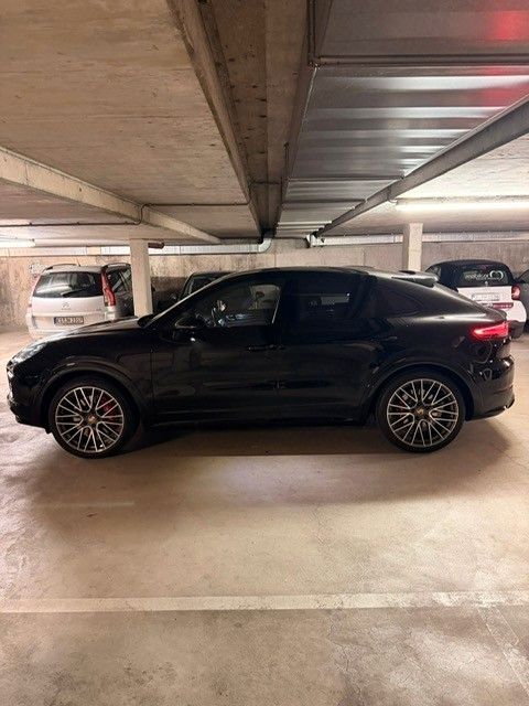 PORSCHE Cayenne GTS Coupe PDLS + 22" Spyder Design