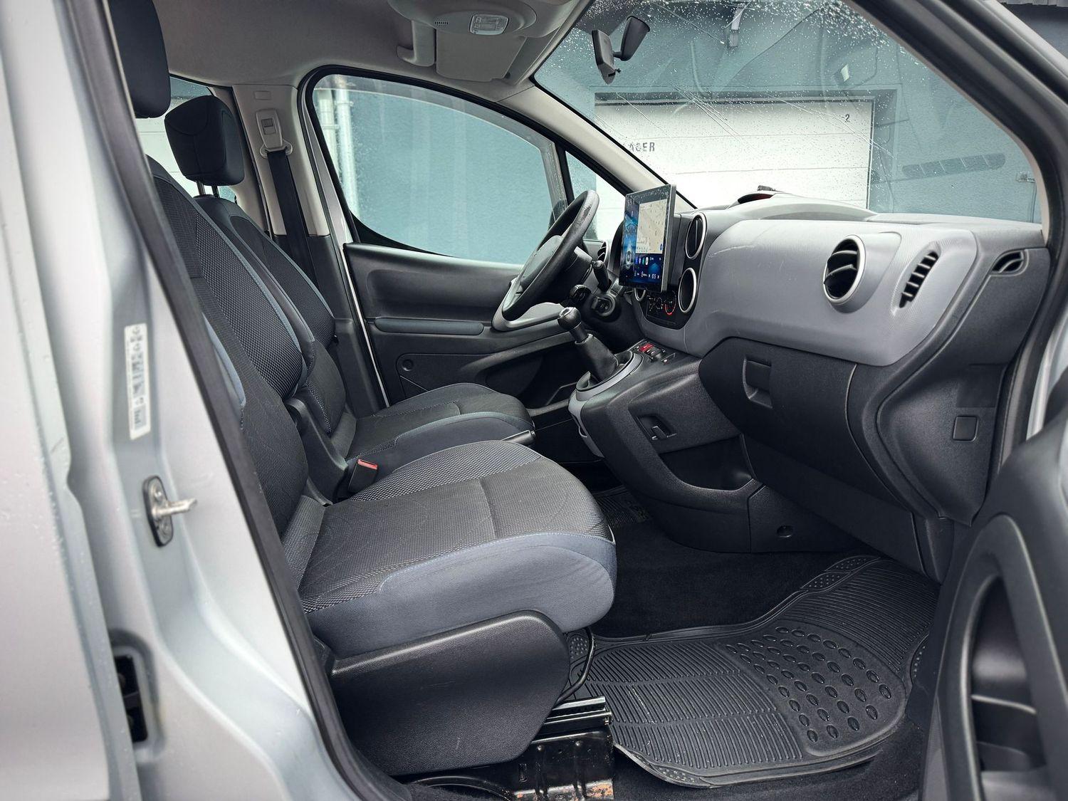 Peugeot Partner 'Behindertengerecht-Rampe'E.Seilwinde'Kl
