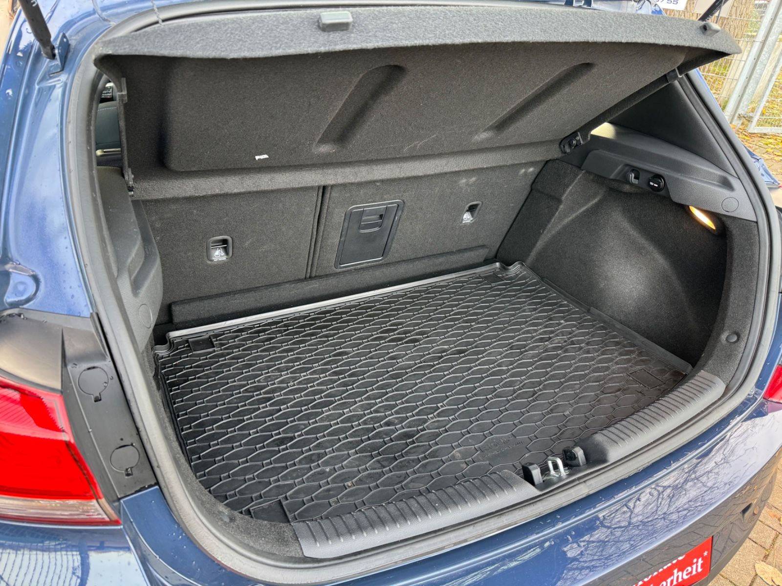 Fahrzeugabbildung Hyundai i30 Trend*NAVI*CAM*SHZ*TEMPO*BT