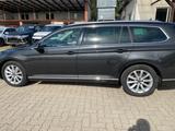 Volkswagen Passat Variant Elegance Navi.Kamera.84Tkm. - Gebrauchtwagen in Köthen (Anhalt)