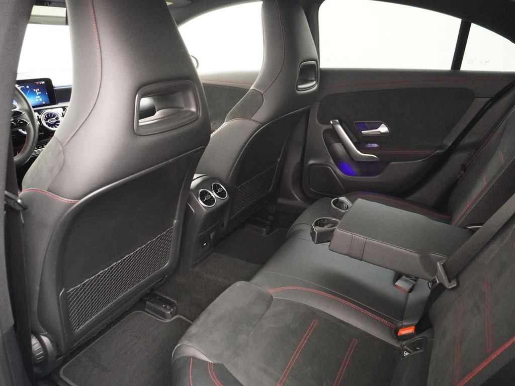 Mercedes-Benz CLA 180 Star Edition AMG Line Nightpakket, Parke
