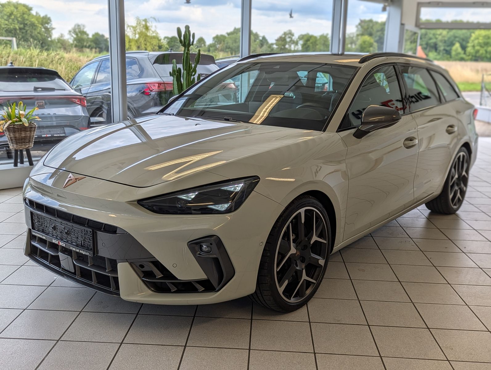 CUPRA Leon 2.0 TSI 4D VZ Matrix Pano Sennheiser AHK 19 - Image 3