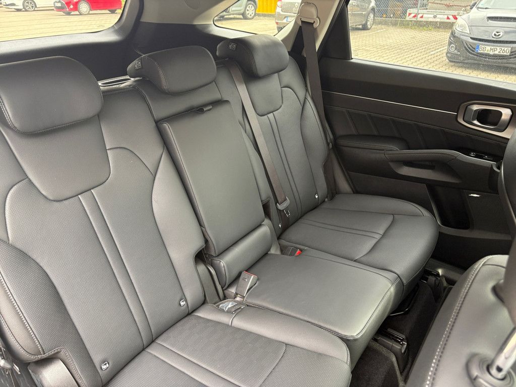 Fahrzeugabbildung Kia SORENTO PE 1.6T PHEV AWD PLUG&RIDE