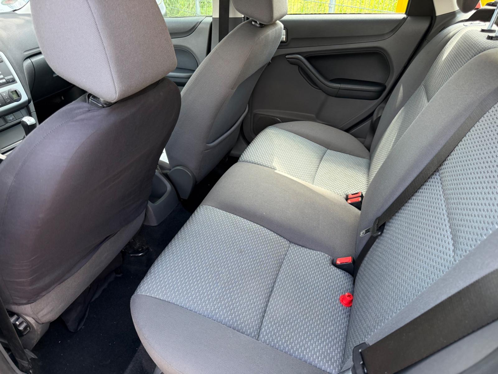 Ford Focus 2006 — photo 6