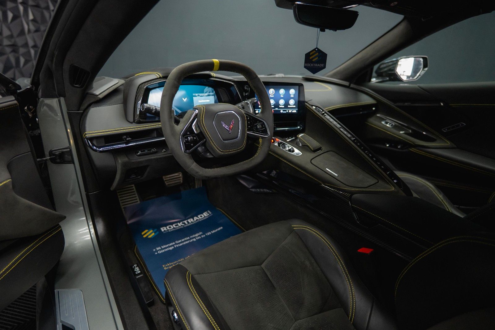 Fahrzeugabbildung Corvette C8 Stingray 3LT Targa Z51 Performa. Lift Carbon