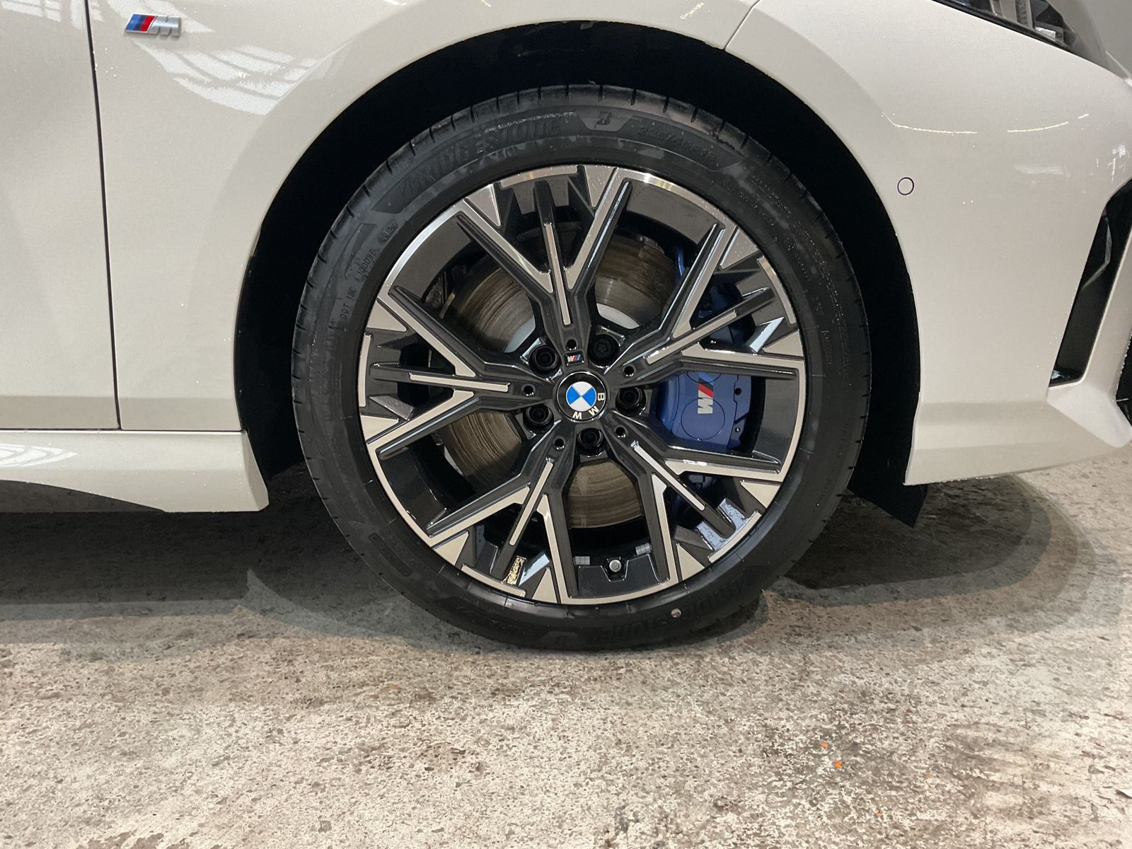 Fahrzeugabbildung BMW 118d Komfortzugang, 18" LMR, AHK M Sportpaket