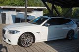 BMW M550d Touring xDrive*LED~PAN~H&K~360~98% Voll~Ge - BMW M550: Automatik
