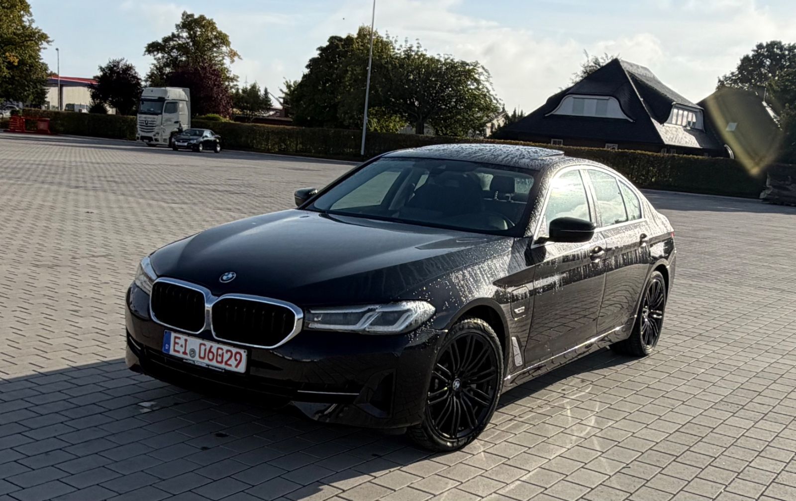 BMW BMW 520e Limousine-Navi-SHZ-PDC-RüKamer-Schiebed