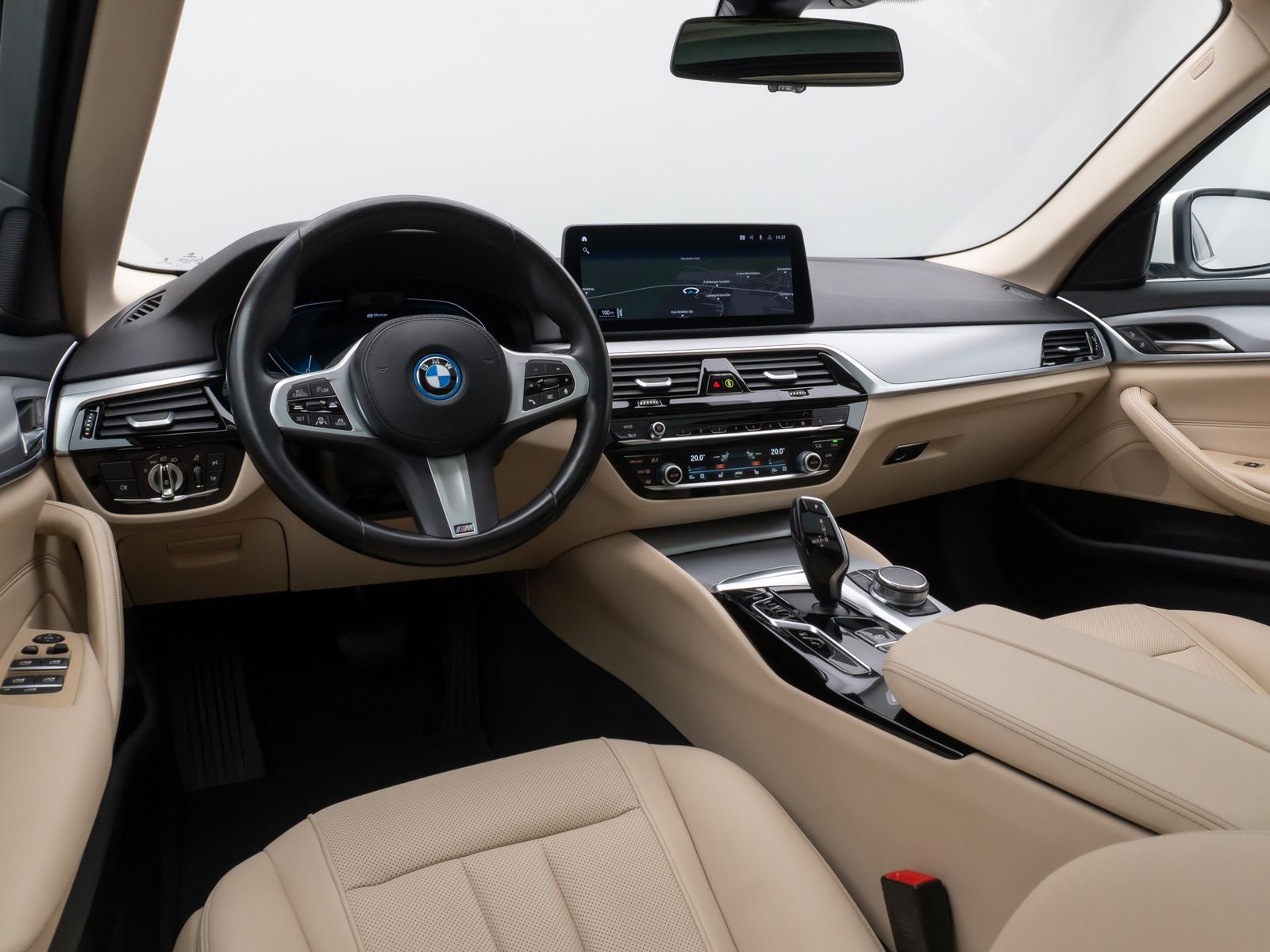 Fahrzeugabbildung BMW 530e Panorama Kamera DAB HiFi 4xKlima Leder 18Zl