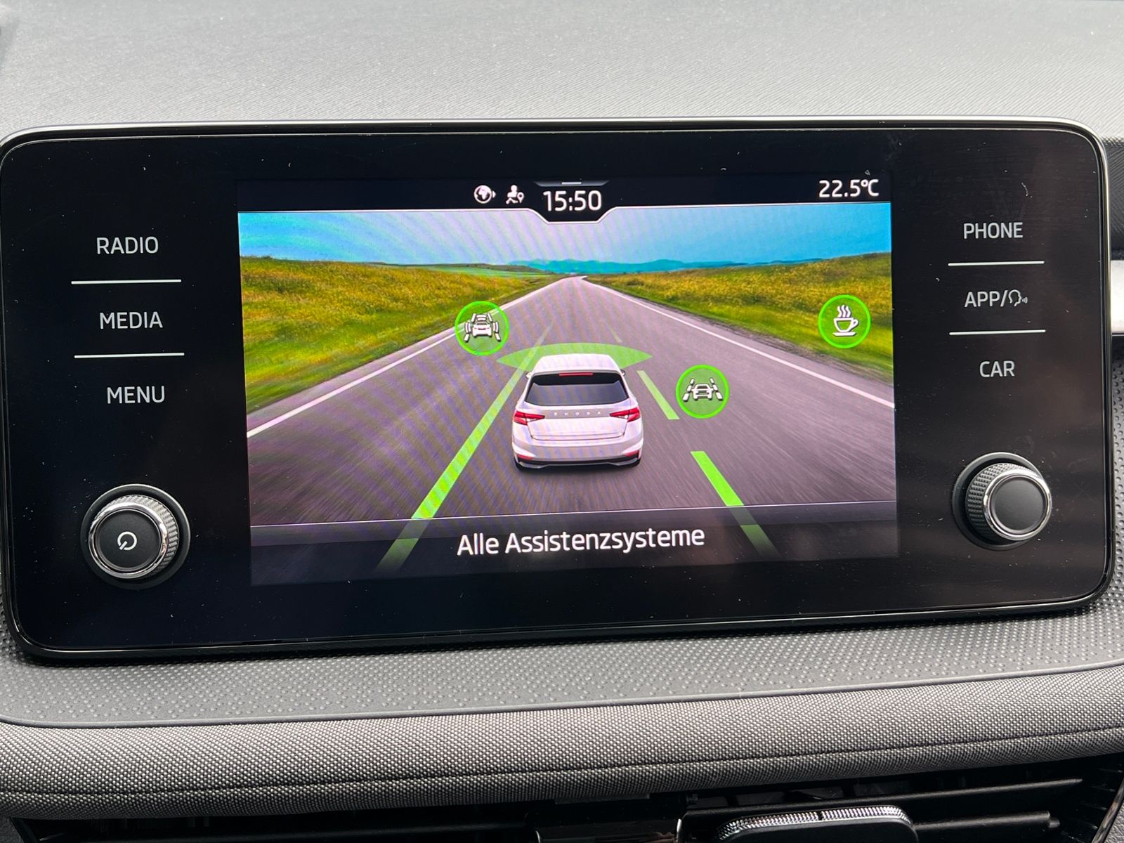 Fahrzeugabbildung SKODA Fabia Tour 1.0 TSI *AHK, LED, Climatronic, 16"-L