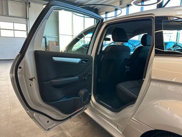 Mercedes-Benz B 200 Turbo *AHK*Klima*SHZ*Navi*PDC*Freisprech*