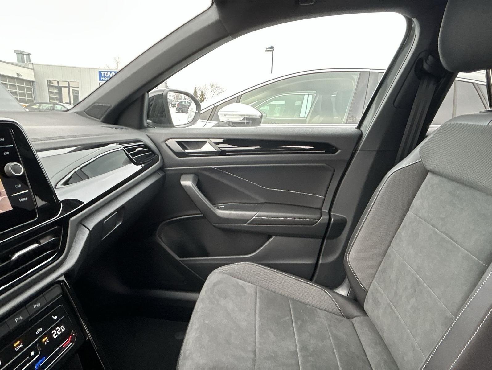 Volkswagen T-Roc 2.0 TDI DSG Style BlackStyle IQ.DRIVE AHK