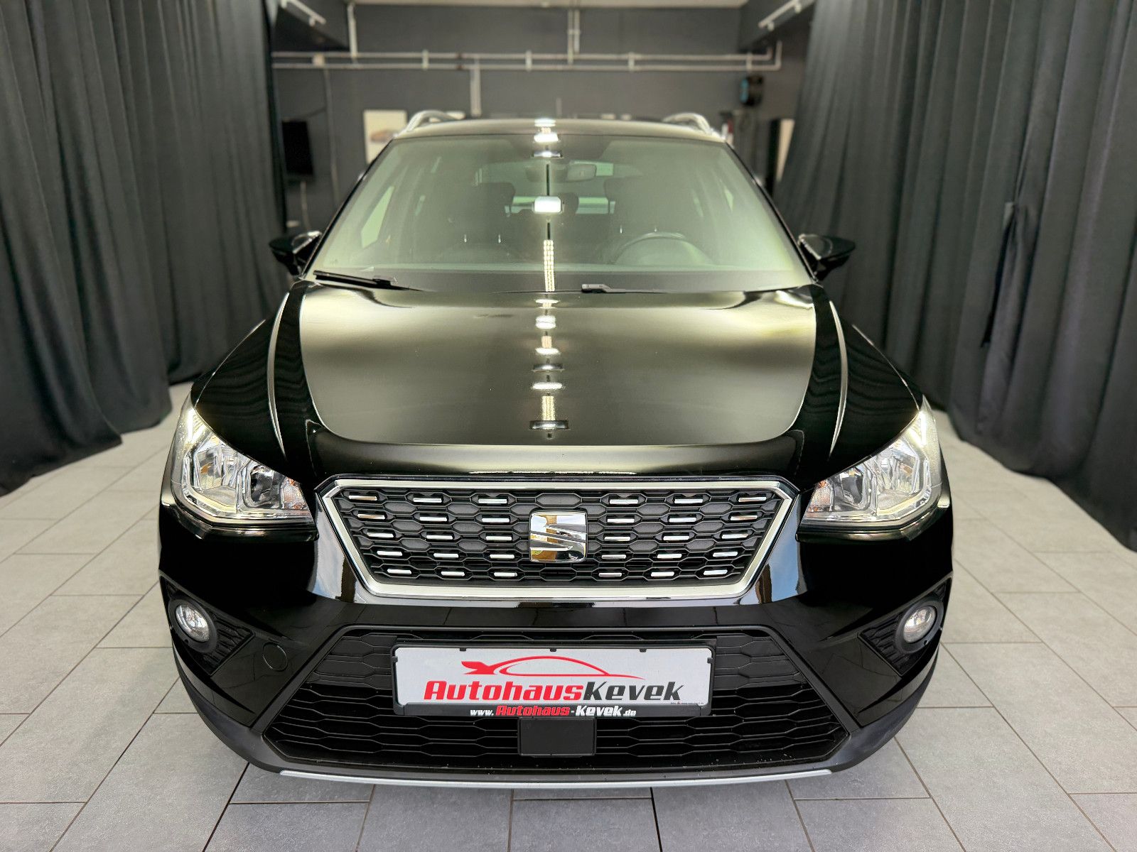 Fahrzeugabbildung SEAT Arona Xcellence|PDC|NAVI|ACC|LED