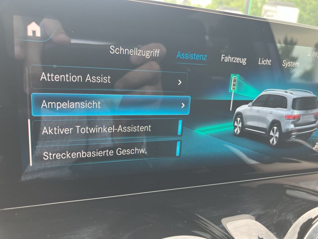 Fahrzeugabbildung Mercedes-Benz GLB 250 4MATIC AMG*Night*Distr*Navi*Sitzkl.*360°