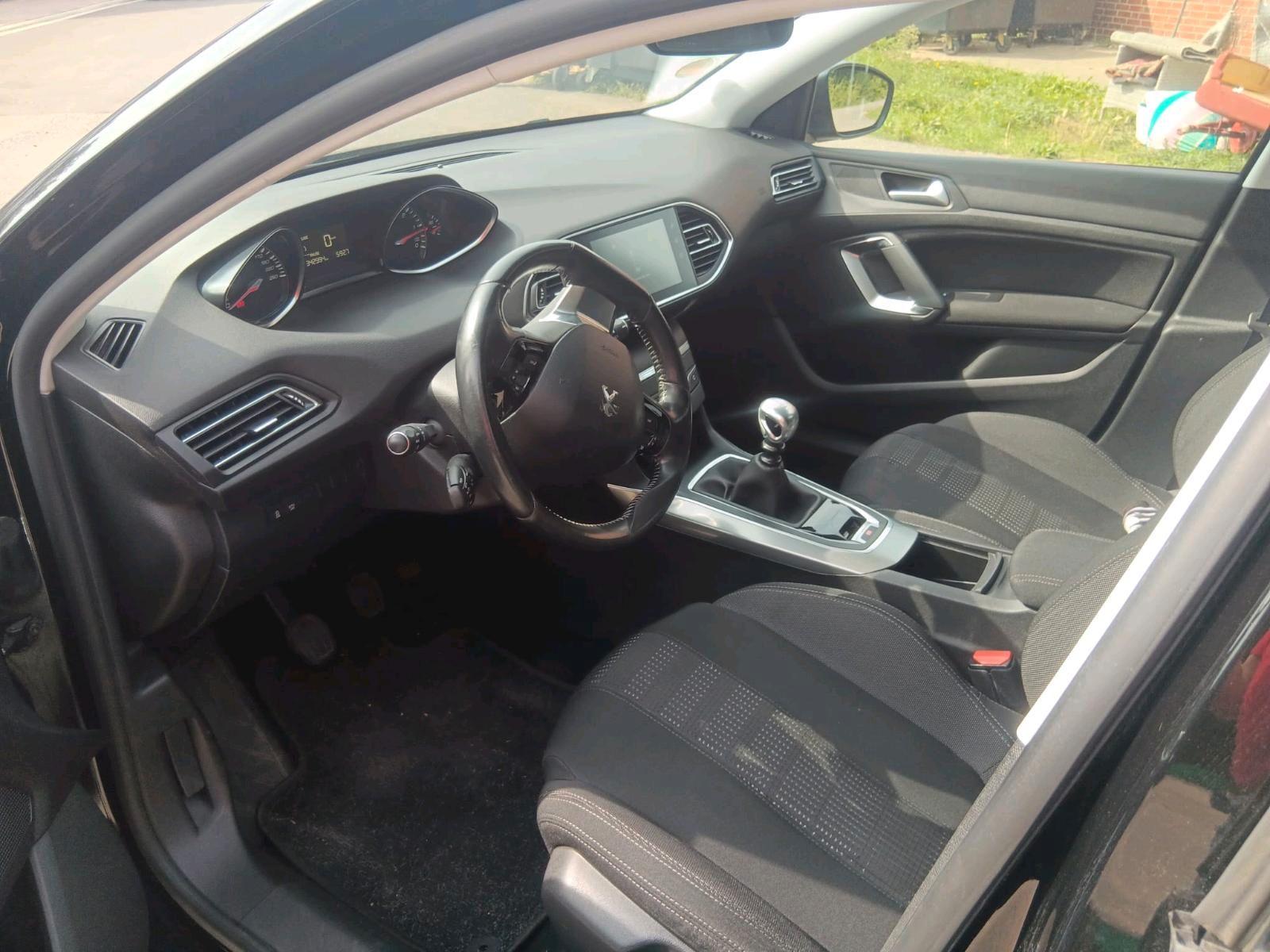 Peugeot 308 2015 — photo 7