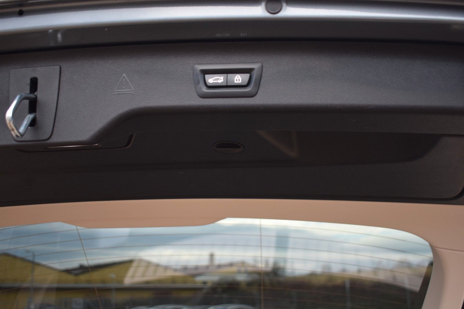 Fahrzeugabbildung BMW 520d Touring M Sportfahrwerk HUD AHK Keyless ACC