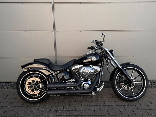 Harley-Davidson Breakout 