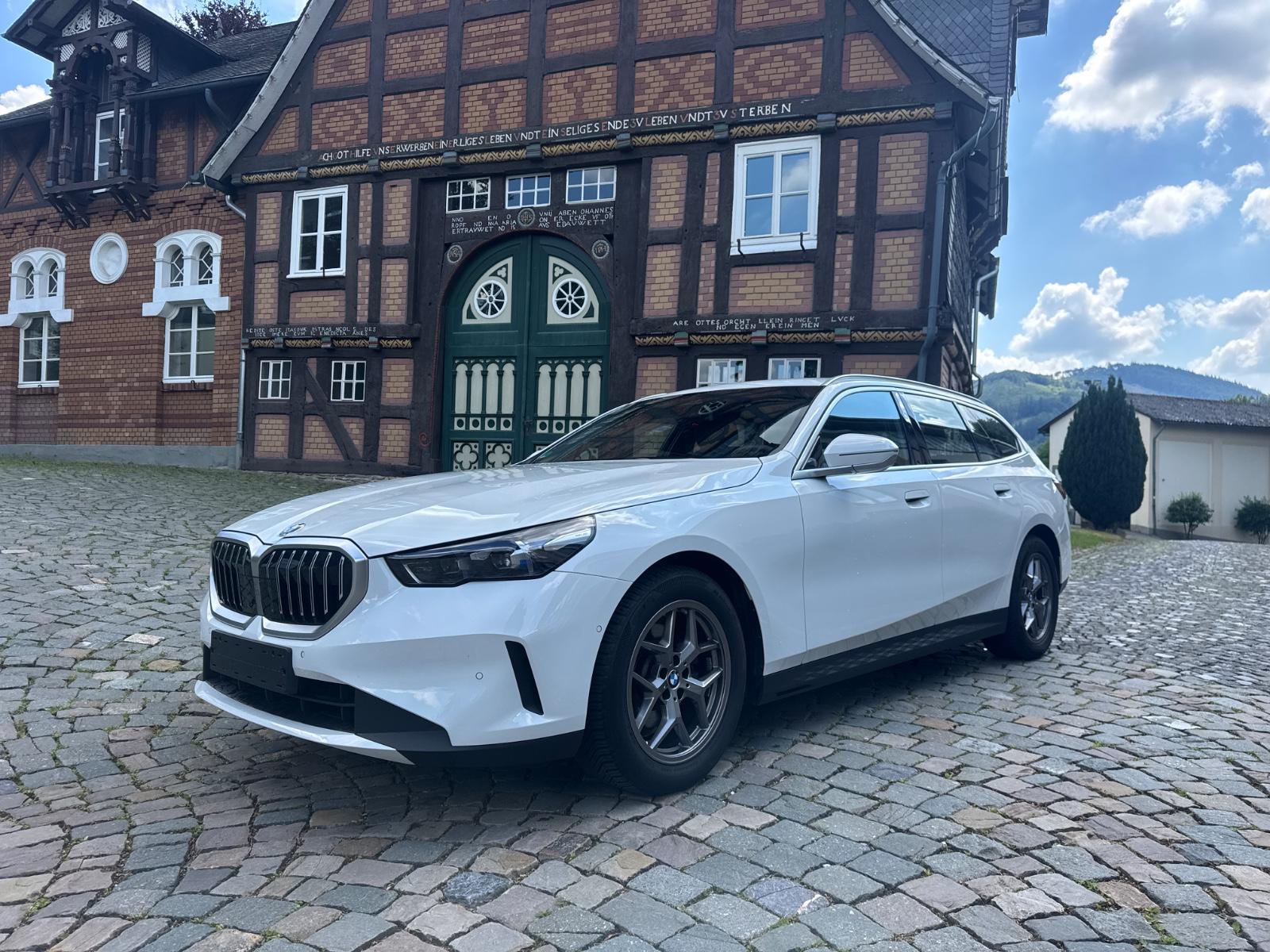 BMW 520d*NEUES-MODELL*DriveAssi*ParkAssi*DAB*LEDER