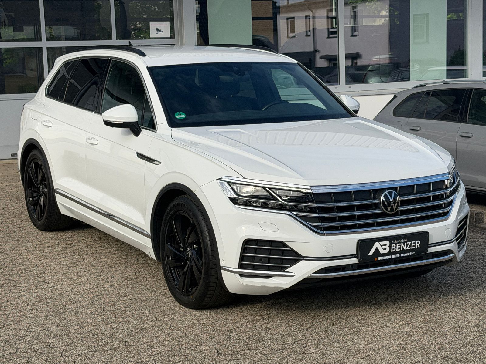 Fahrzeugabbildung Volkswagen Touareg SPORT/ 4Motion/VIRTUAL/AMBIENT/360''KAM