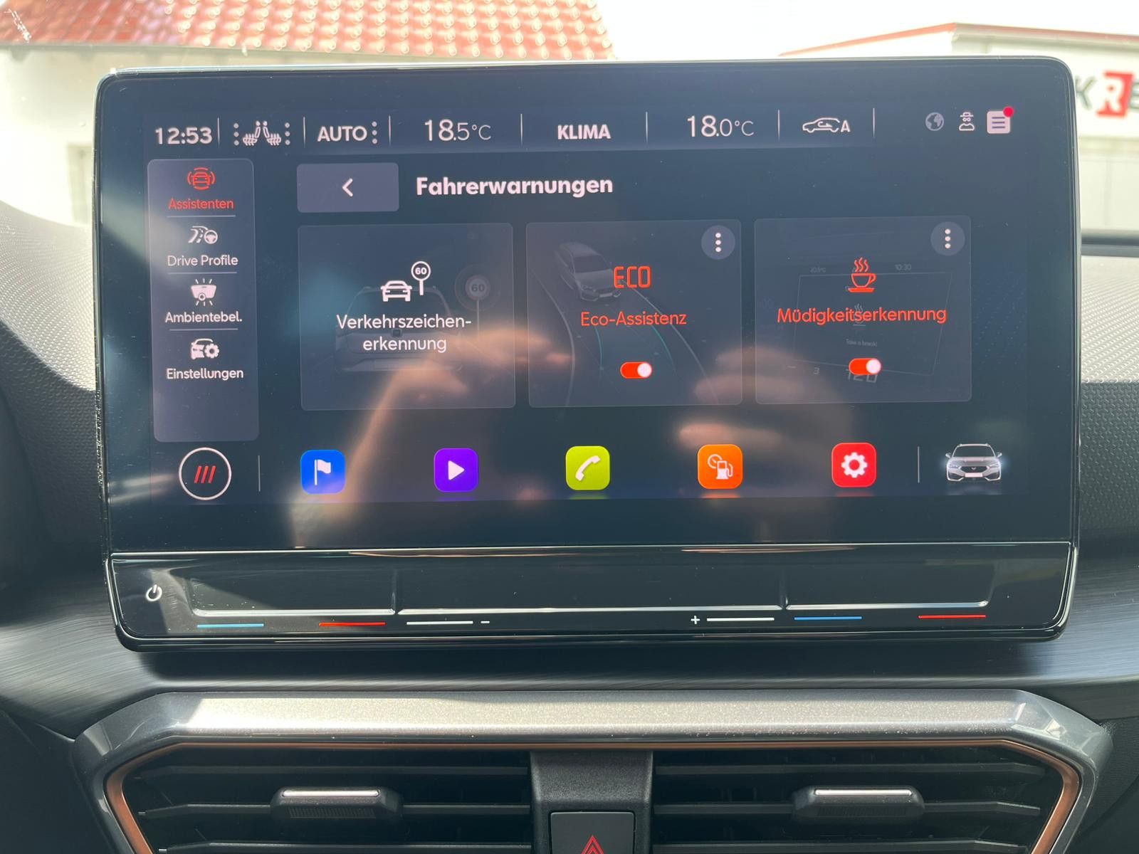 Fahrzeugabbildung CUPRA Leon 1.5 TSI LED*NAVI*APP*SHZ*KAMERA*ACC*MEMORY