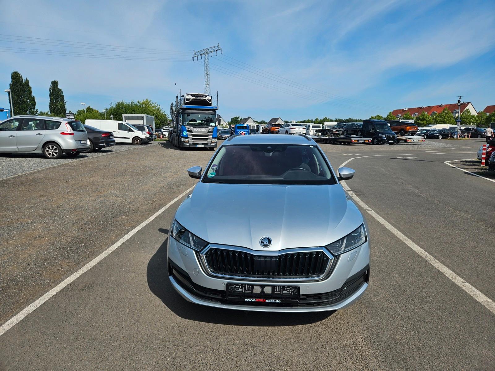 Skoda Octavia Combi 2,0 KAMERA,SPORTSITZE,,,,,,,,