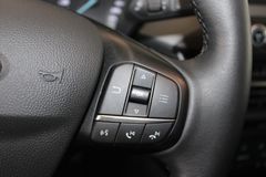 Fahrzeugabbildung Ford Focus 1,0 EB Trend LED WinterPaket PDC Tempomat