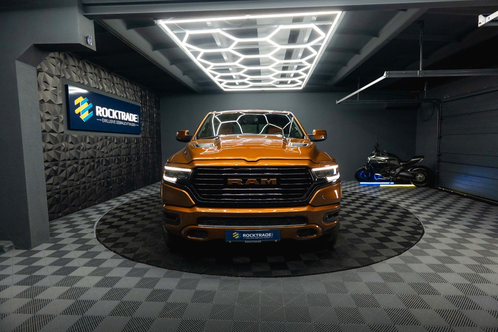 Fahrzeugabbildung Dodge RAM 5.7 V8 HEMI 4x4 COPPERHEAD Offroad LONGBED