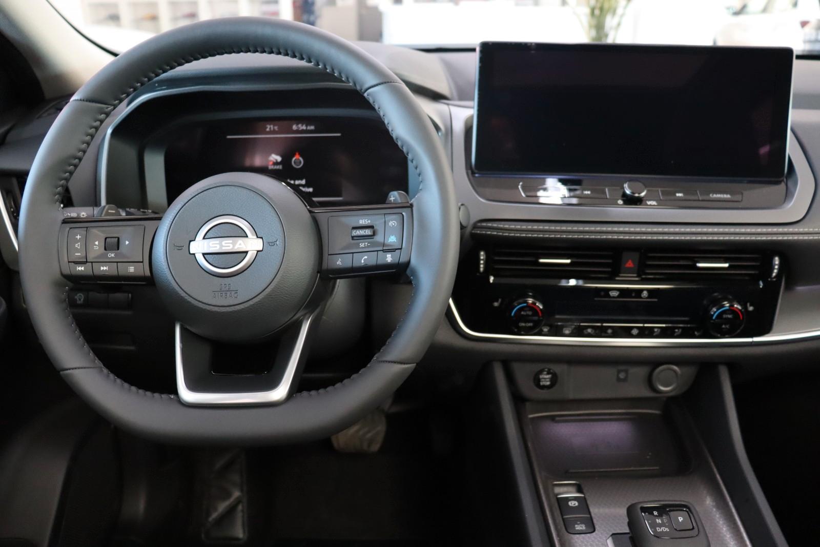 Nissan Qashqai 1.3 AT N-Connecta PANO,LED,TLeder SOFORT