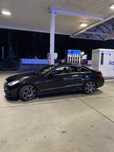 Mercedes-Benz E 200 Coupe AMG-Line PanoramaDach Automatik