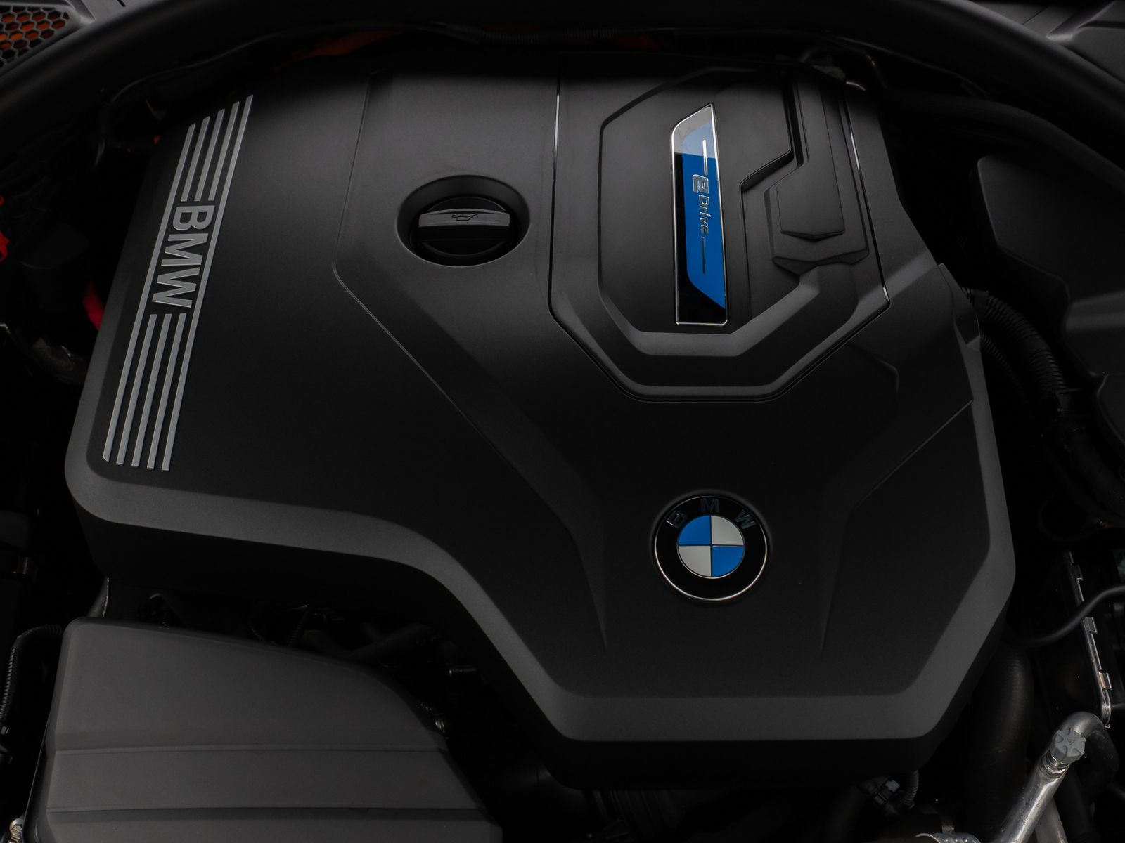 Fahrzeugabbildung BMW 330e Sport Line Panorama HUD DAB HiFi PDC Alarm