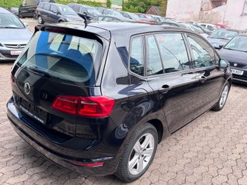 Volkswagen Golf - 6