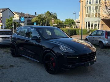 Porsche Cayenne - 8