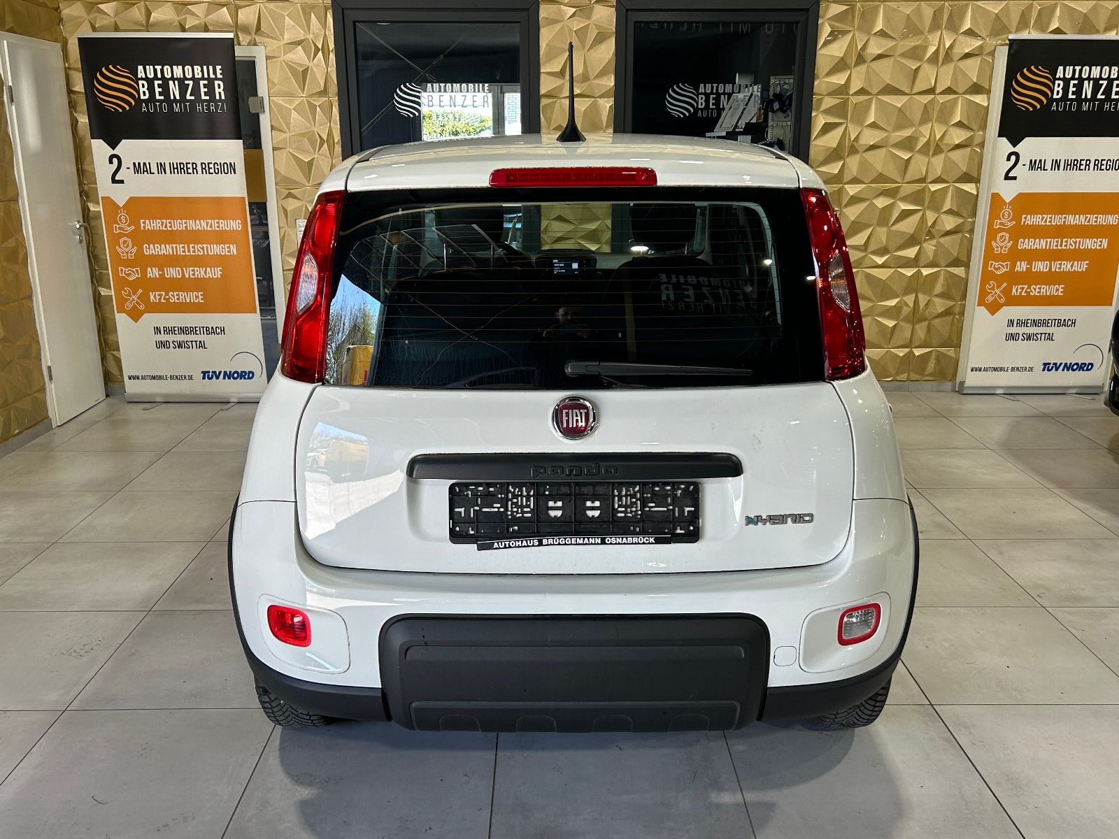 Fahrzeugabbildung Fiat Panda Base/KLIMA/4-TÜRER/DAB/ALLWETTER