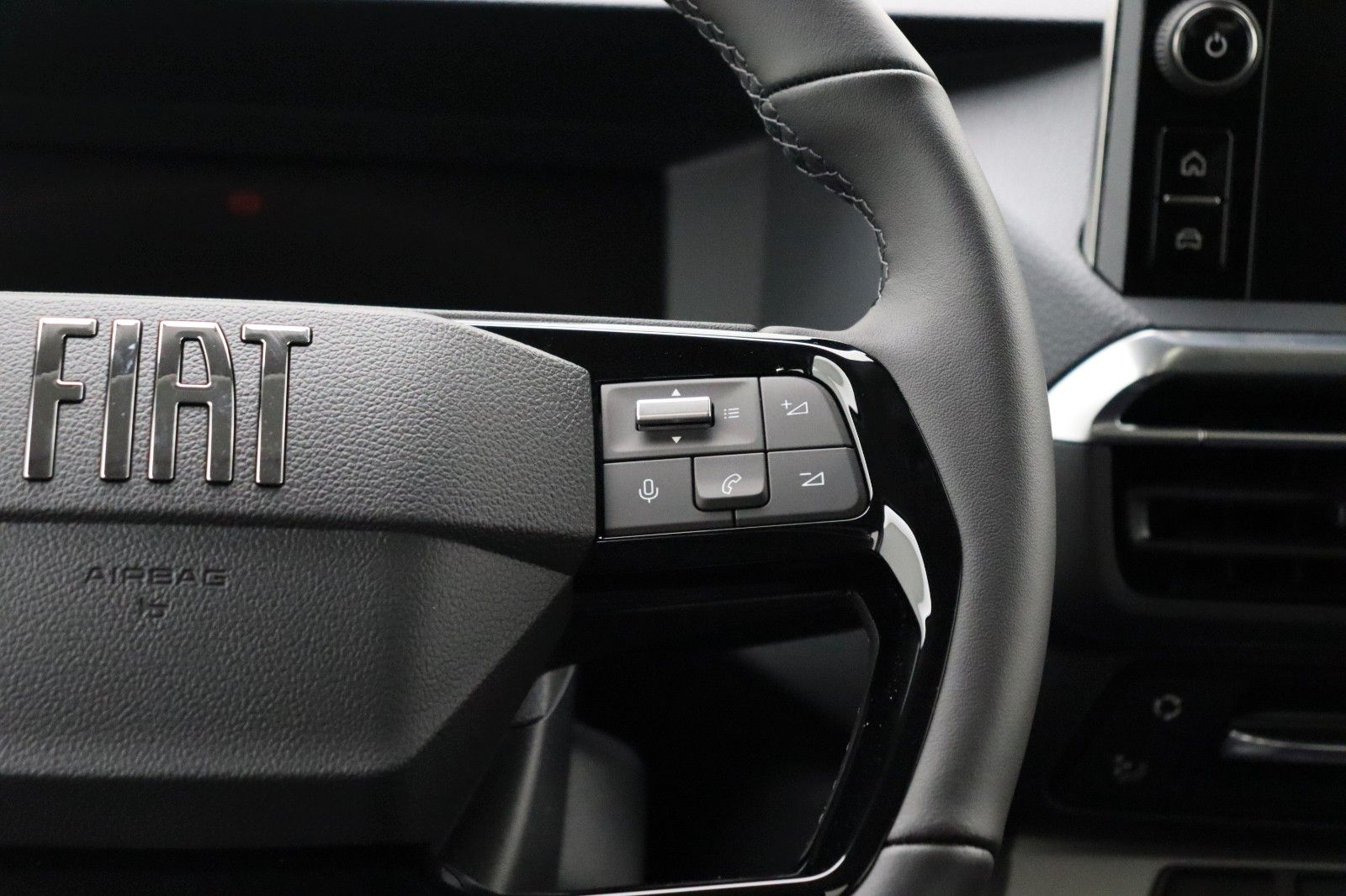 Fahrzeugabbildung Fiat Ulysse 2.0 BlueHDi 180 S&S EAT8 TOP L3 (5,33m)