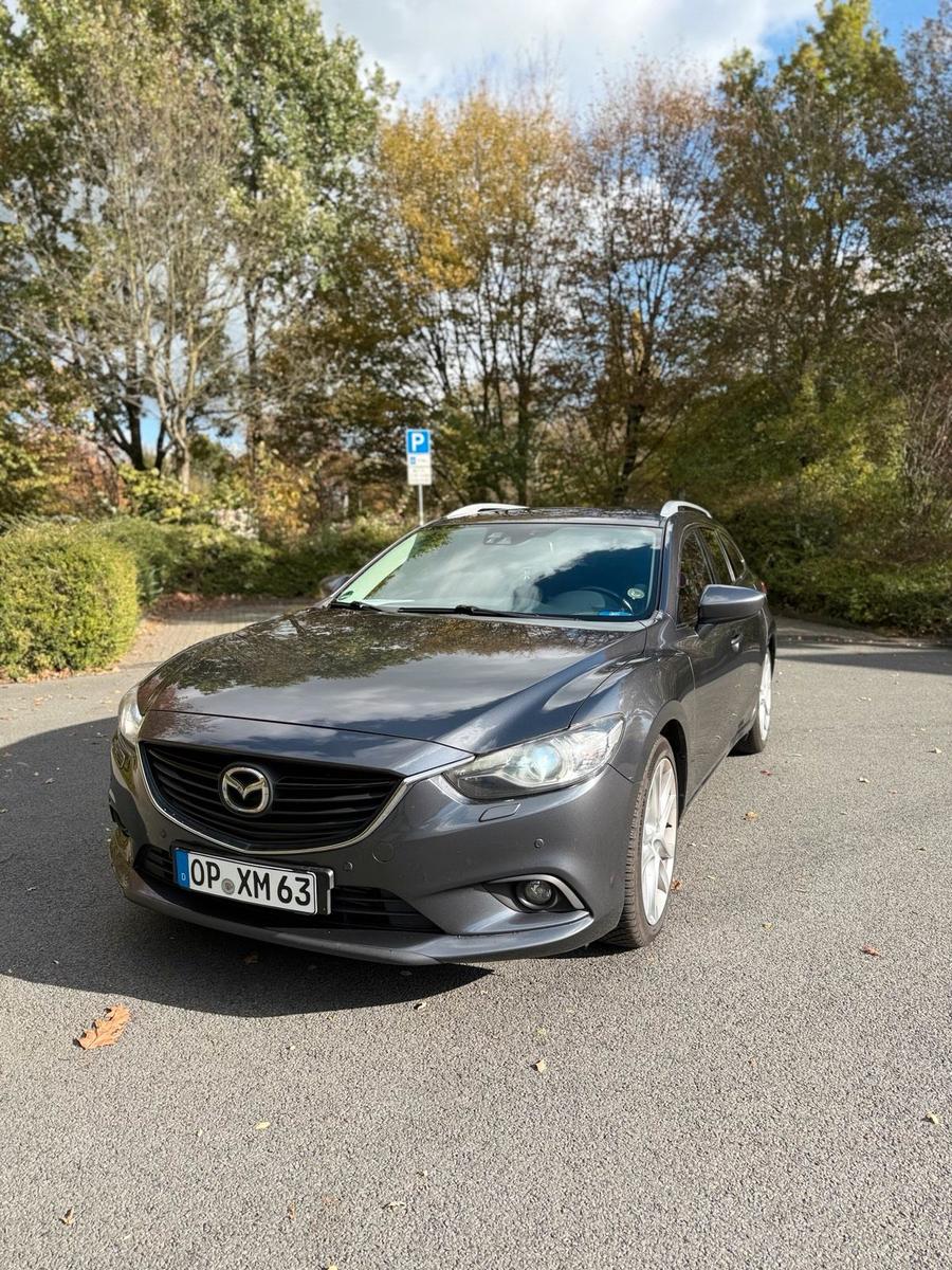 Mazda 2 2015 — interior