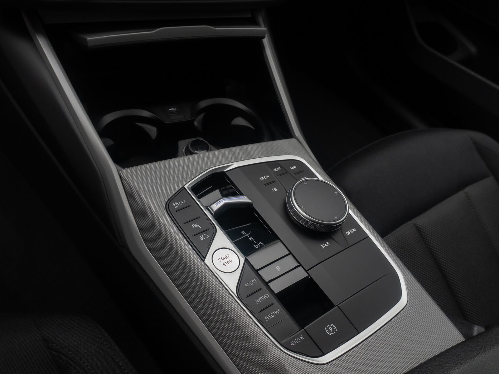 Fahrzeugabbildung BMW 320e  DAB CockPitPlus PDC WidscreenDisplay LED