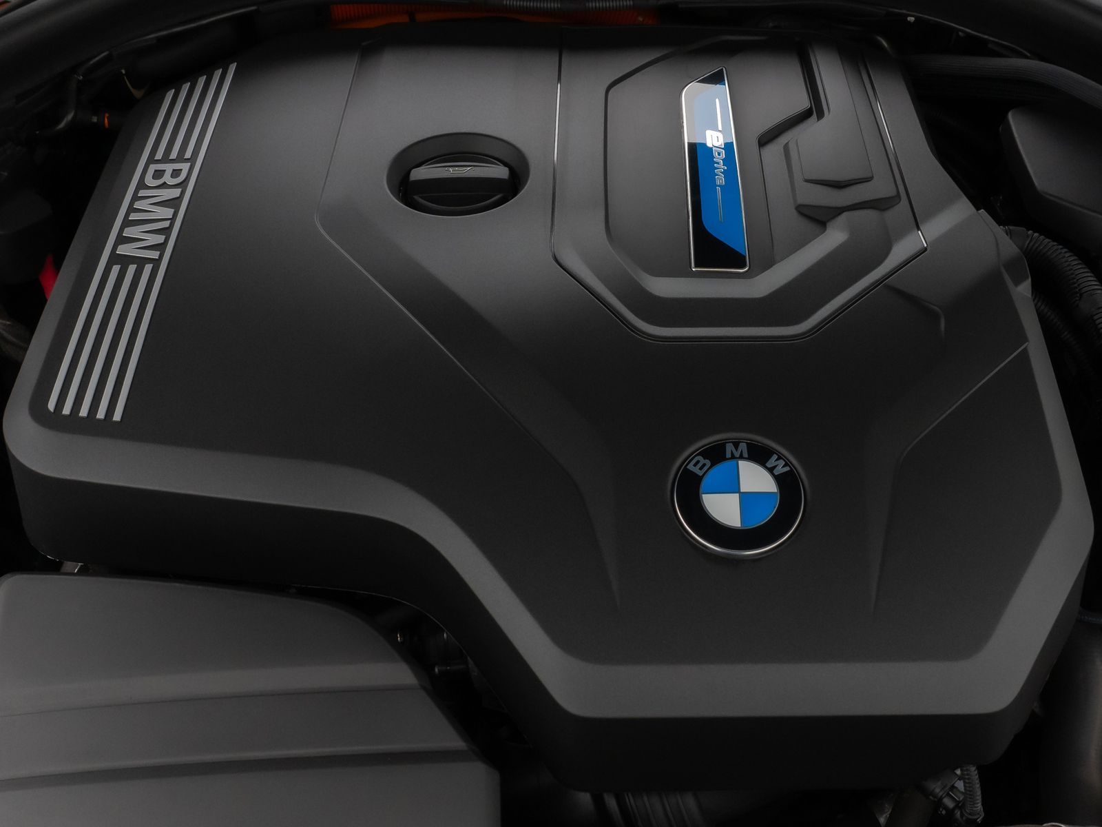 Fahrzeugabbildung BMW 330e xD M Sport Panorama Kamera HUD DAB H/K AHK