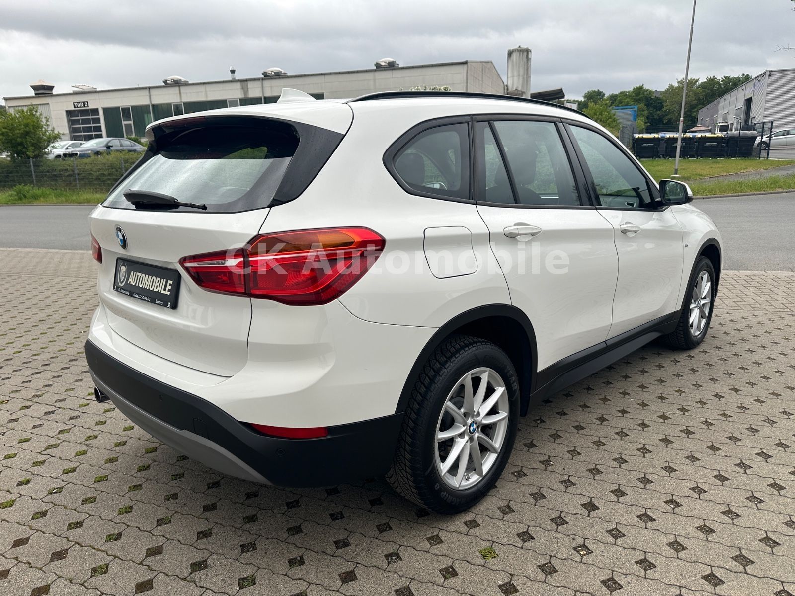 Fahrzeugabbildung BMW X1 sDrive 18d Automatik/Navi Plus/Head-Up/PDC