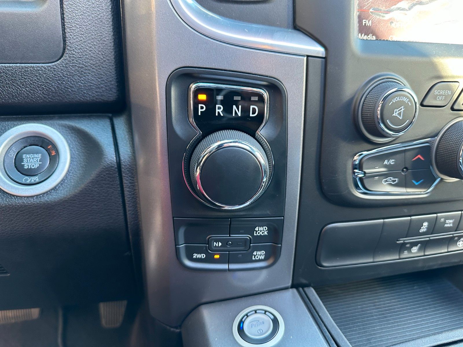 Fahrzeugabbildung Dodge RAM 1500 WARLOCK *LPG*A/T Reifen